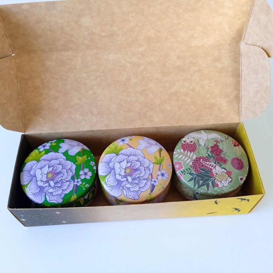 Coffret 3 bougies parfumées : Chic - White sand beach - Poussière d'étoile -  Parfum des parfumeries de Grasse(France)