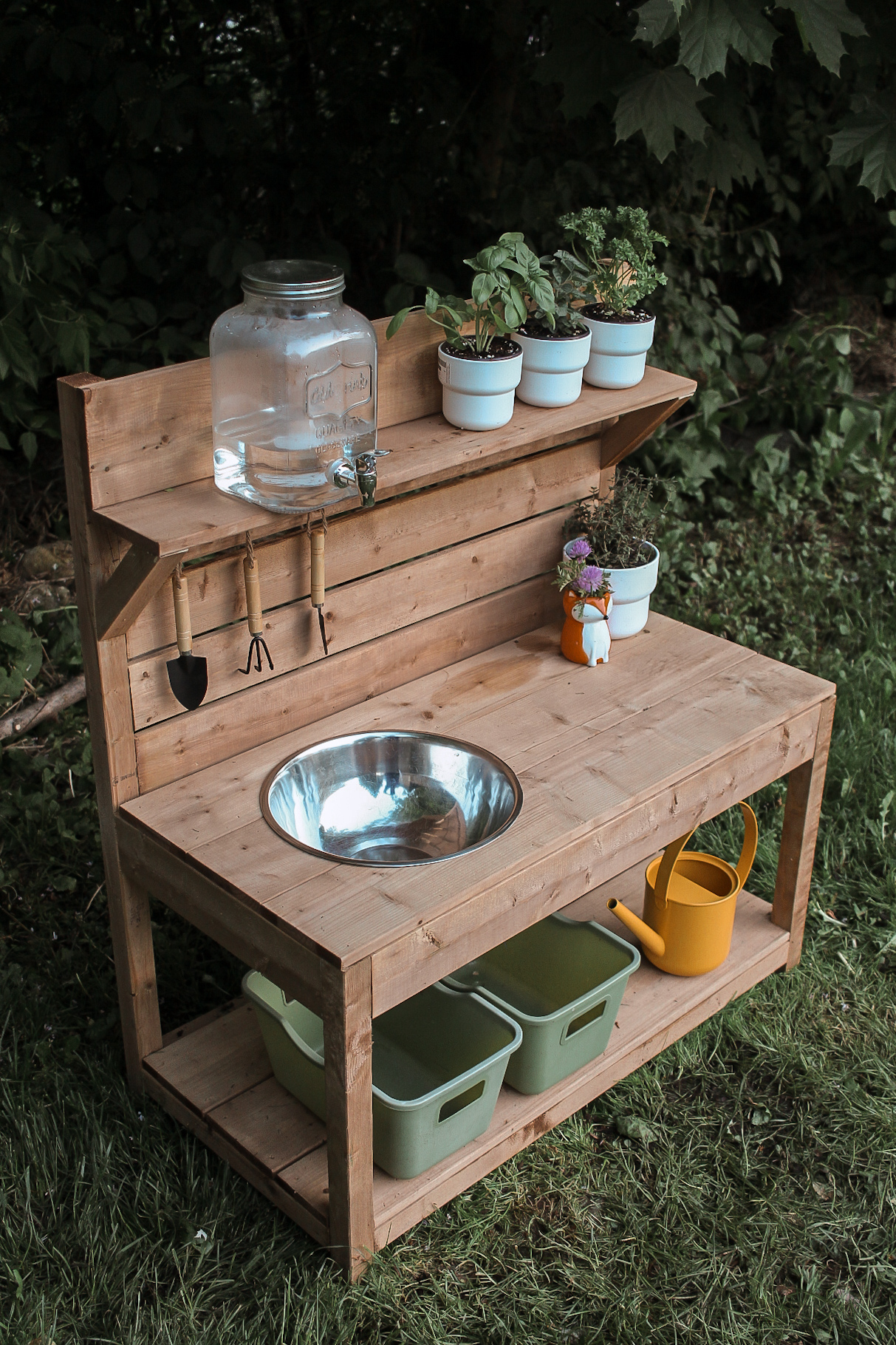 The Mini Potting Station
