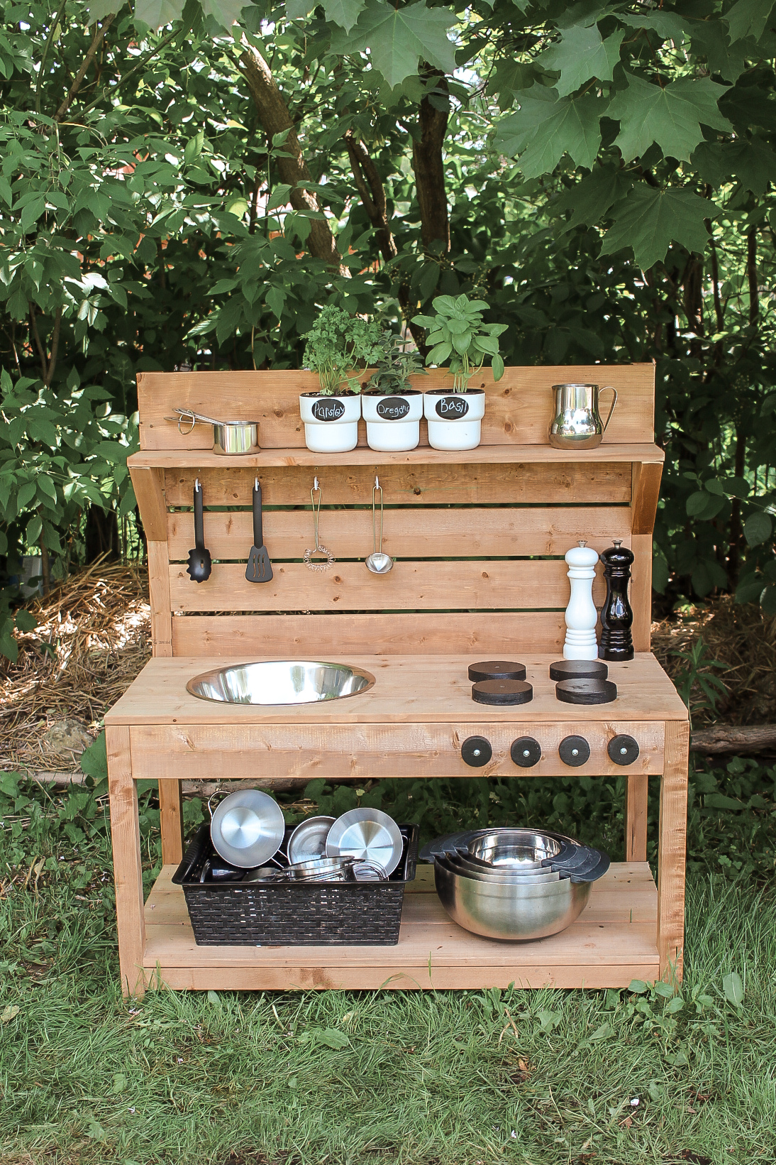 The Mini Mud Kitchen