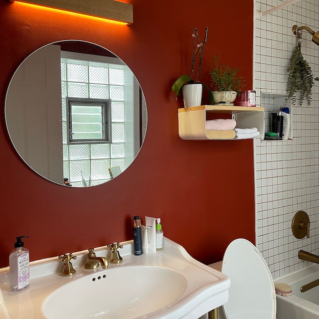 Minimalist wooden linear wall lamp ambient light Rustic high quality handcrafted