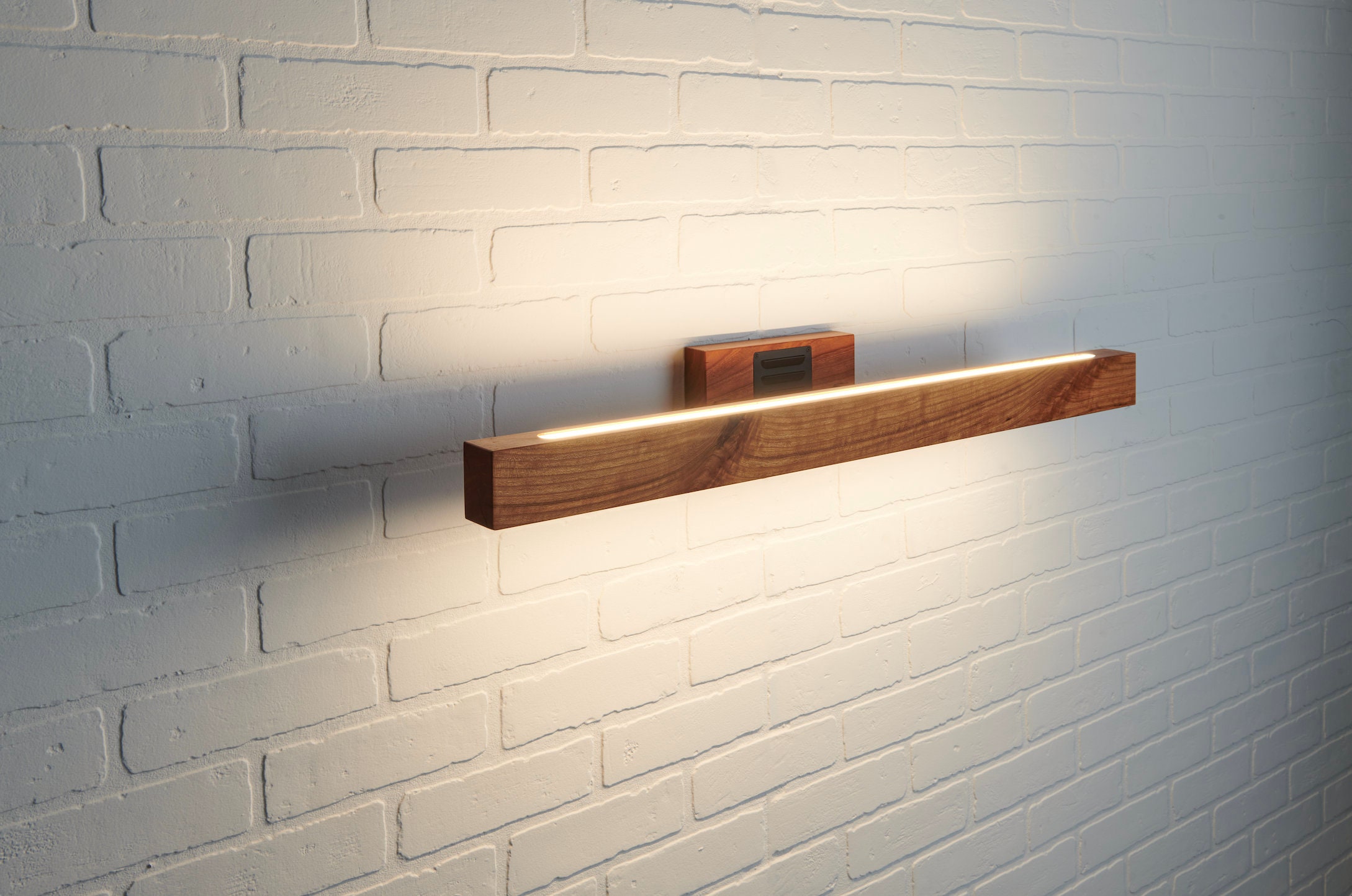 Linear Vanity Minimalist Lighting MCM LED Light Bathroom Lighting Brass Wood Light Horizontal Wall Sconce Wood Vanity