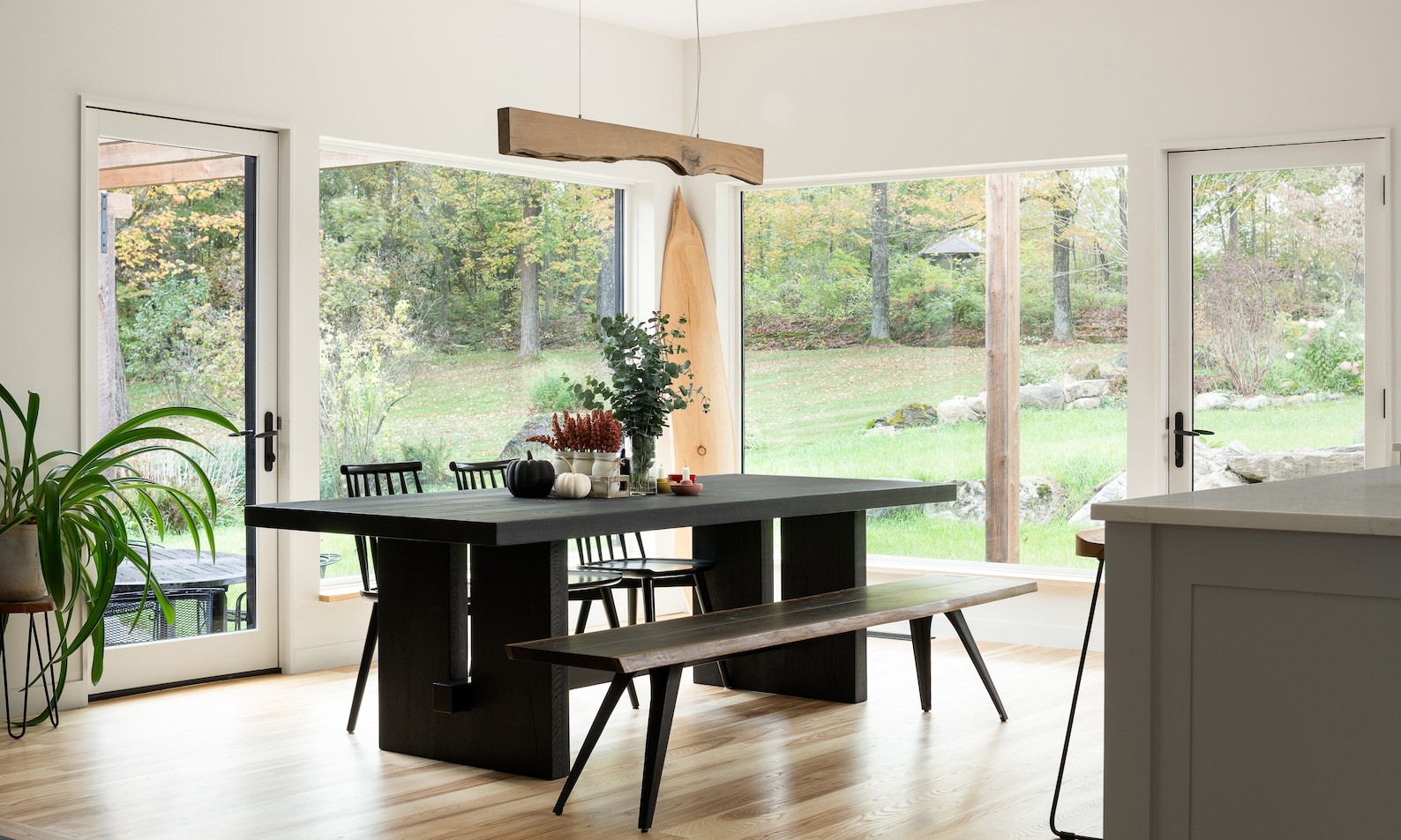 Wood linear chandelier wooden suspension lighting modern linear light wooden linear pendant sleek wooden fixture Black Pendant