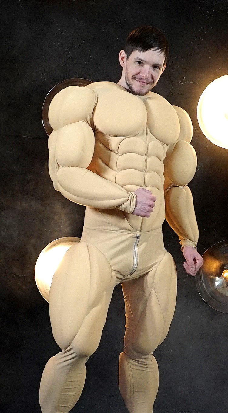 Big muscle suit / black faux leather 