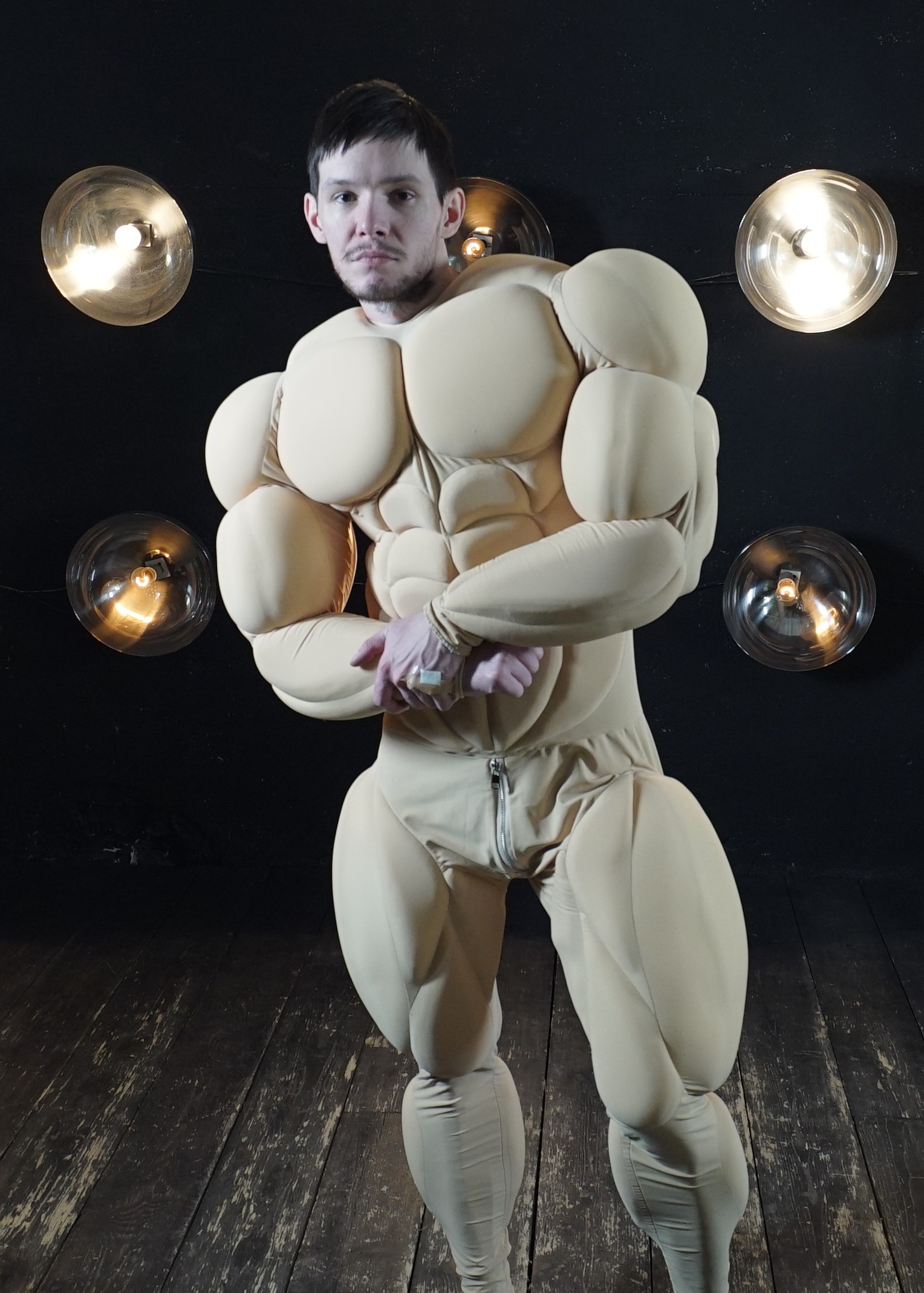 Big muscle suit / black faux leather 