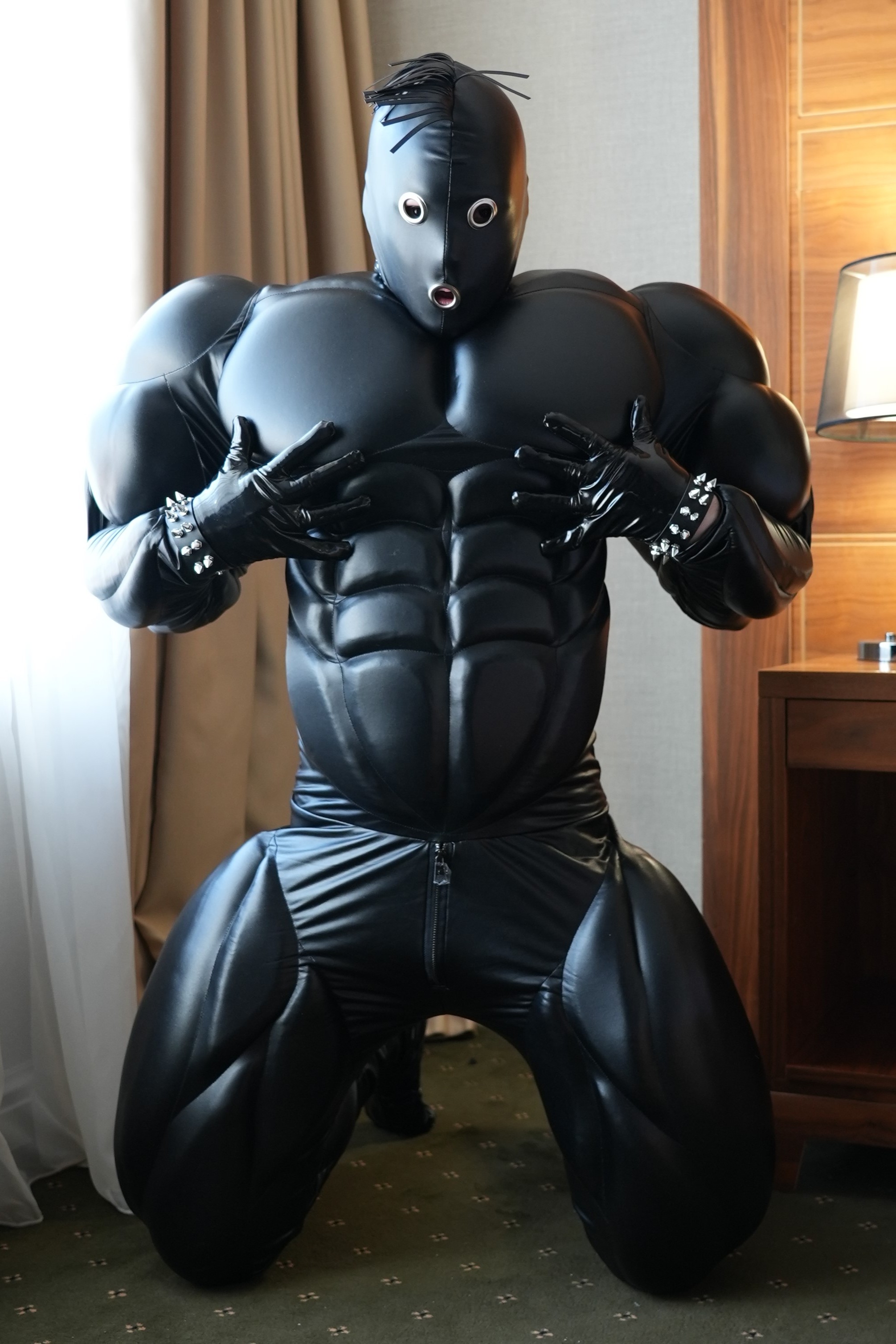 Big muscle suit
