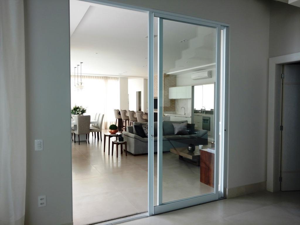 Porta de correr 2 folhas 1,50 x 2,10 na cor branca linha suprema com vidro laminado incolor  6 mm
