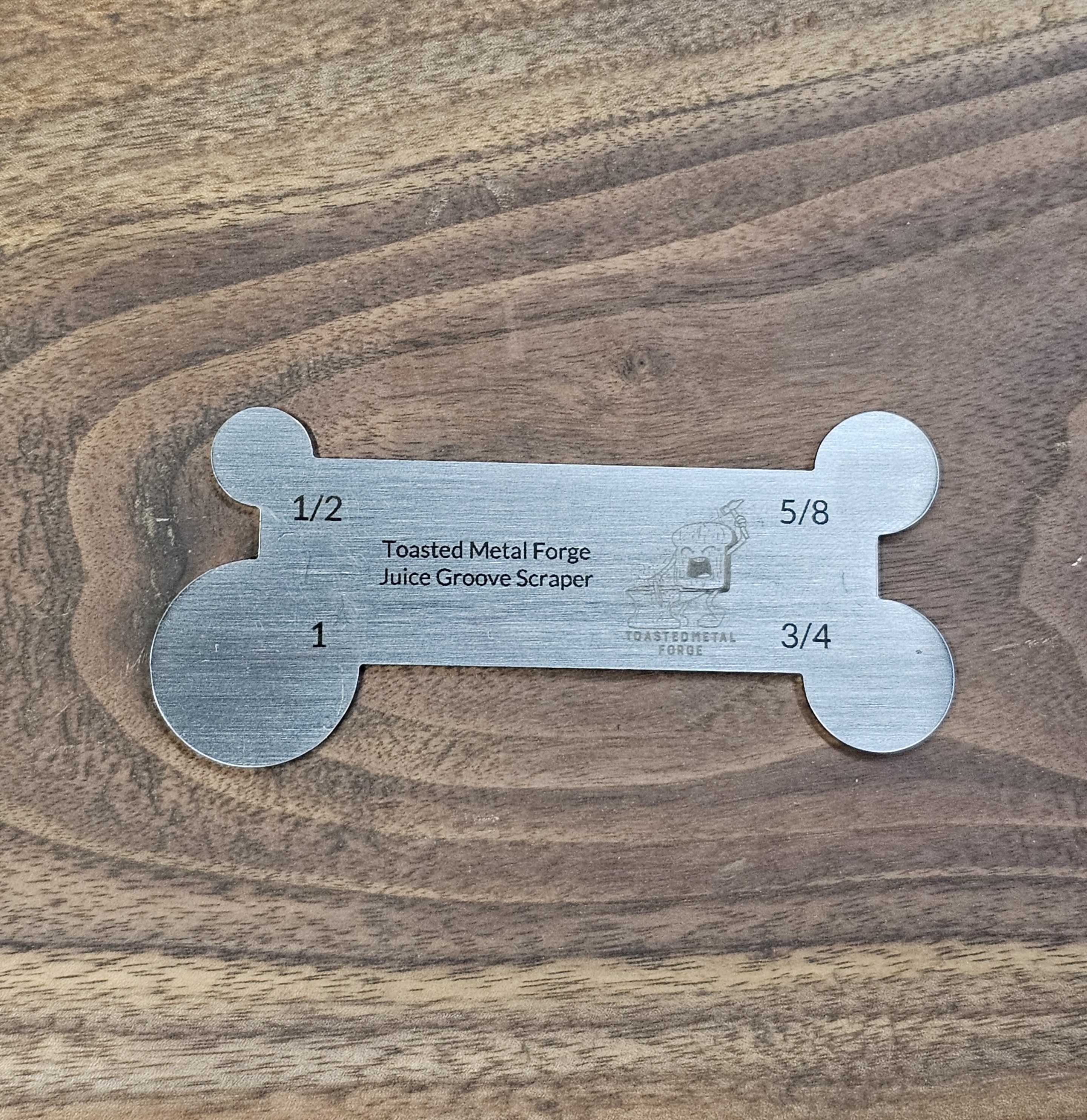 Juice Groove Card Scraper