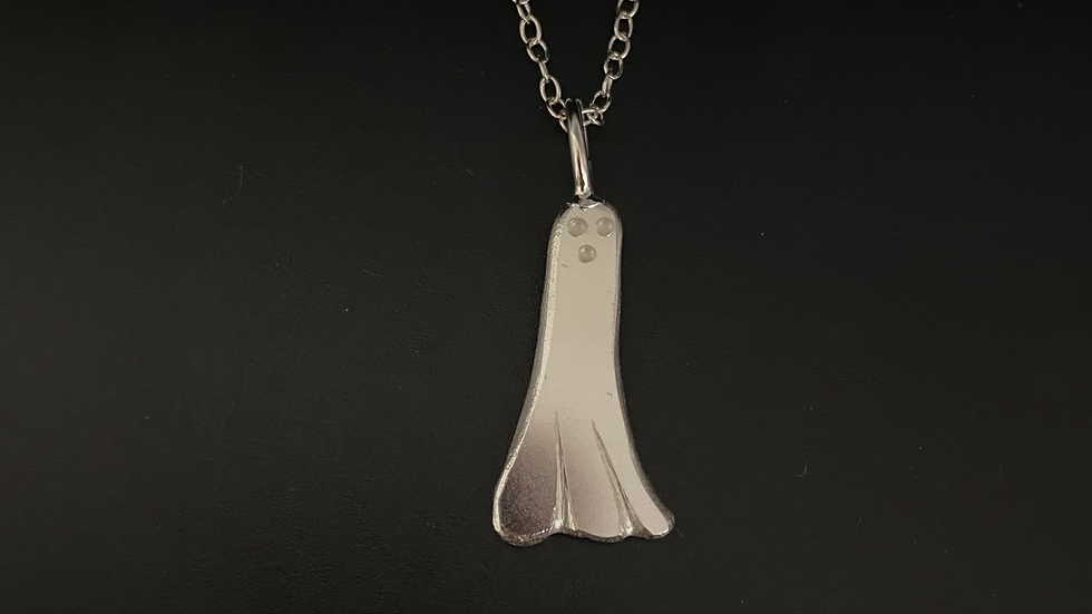 Silver Ghostlet ©2022  (Medium)