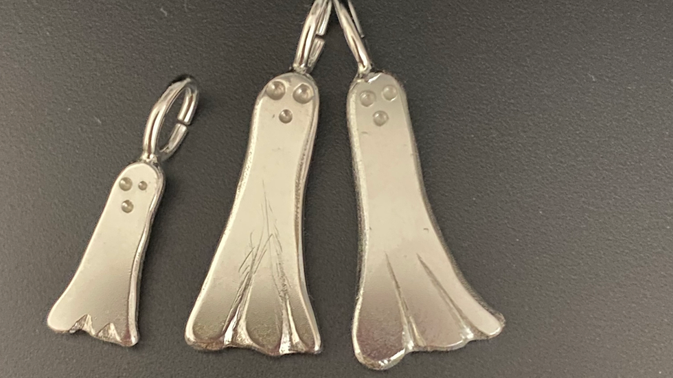 Silver Ghostlet ©2022  (Medium)