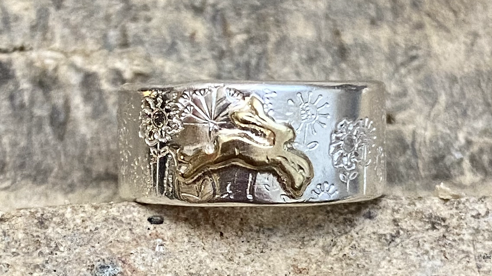Commission Golden Hare in a Meadow Silver Gold  Ring  ©