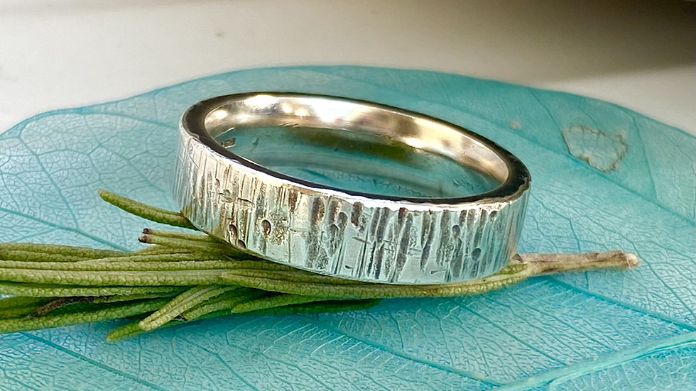 Hammered  Ring  - light Oxidisation Size  R1/2 or  S