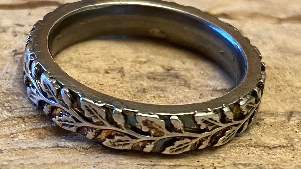 Leaf Ring in Oxidised Silver Size R