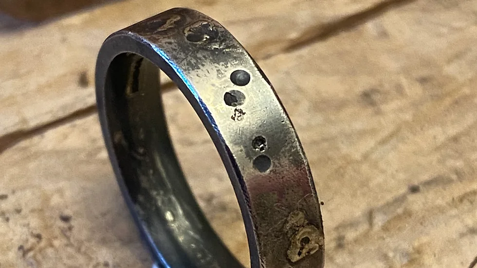Heavy Ring in Oxidised Silver Dots Size T
