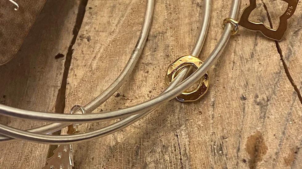 Xmas Stacking Bangles Set Gold Details