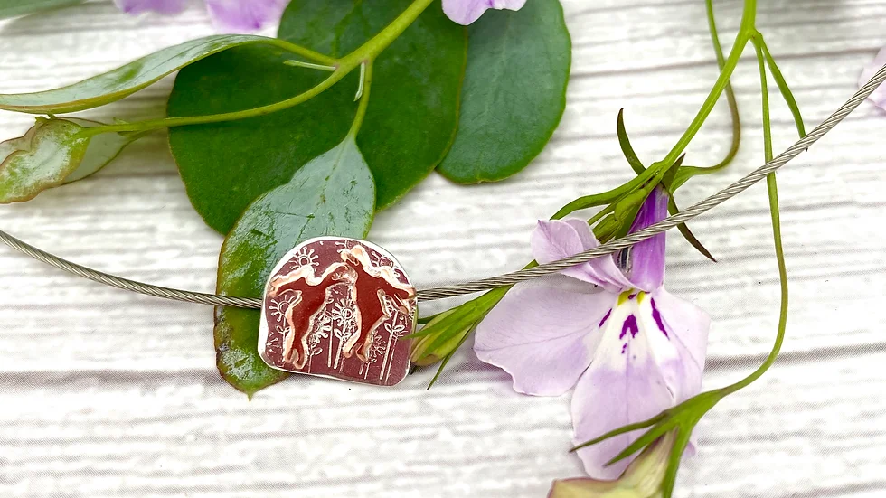 Boxing Hare Meadow Necklace © (F+W)