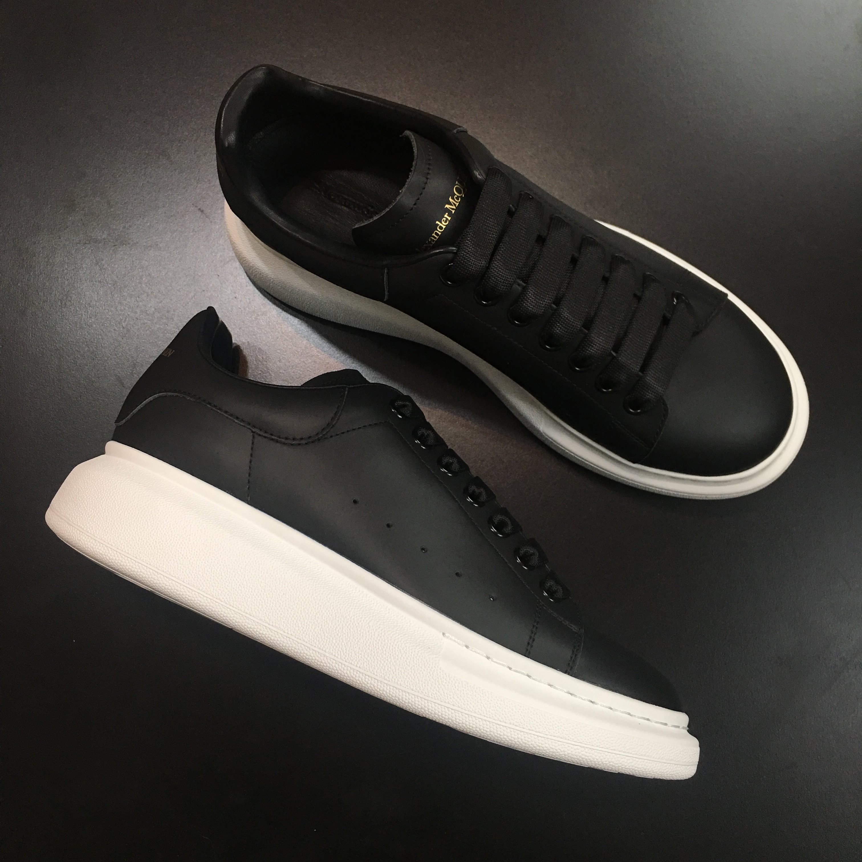 Alexander McQueen Sneaker Black White