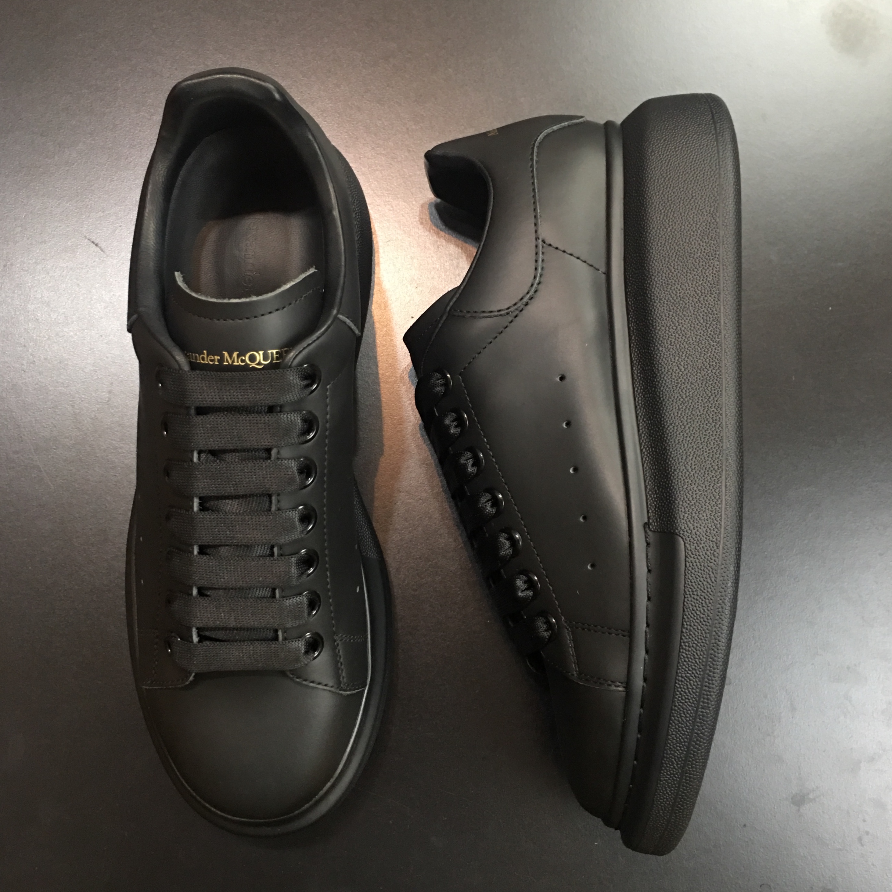 Alexander McQueen Sneaker Triple Black