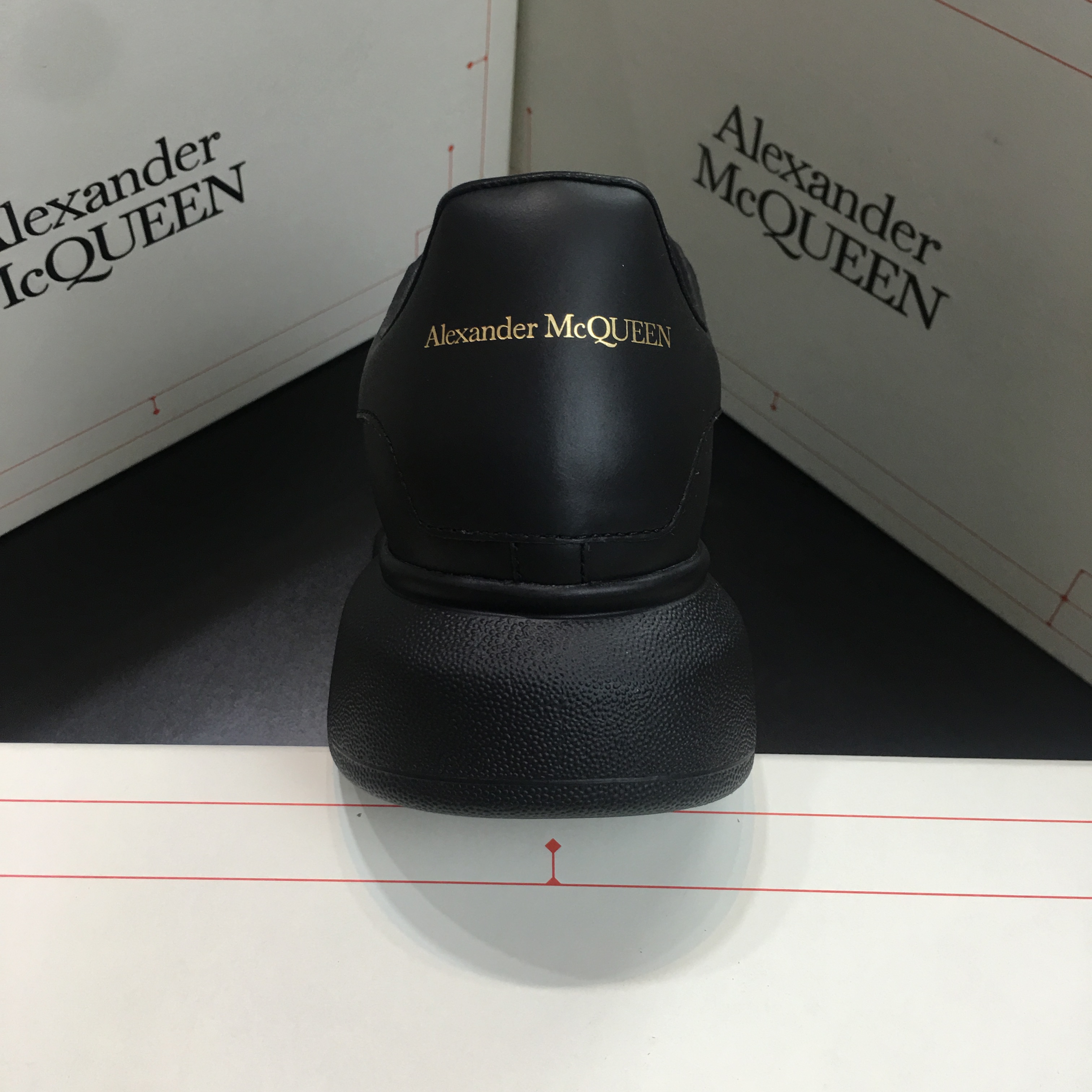 Alexander McQueen Sneaker Triple Black