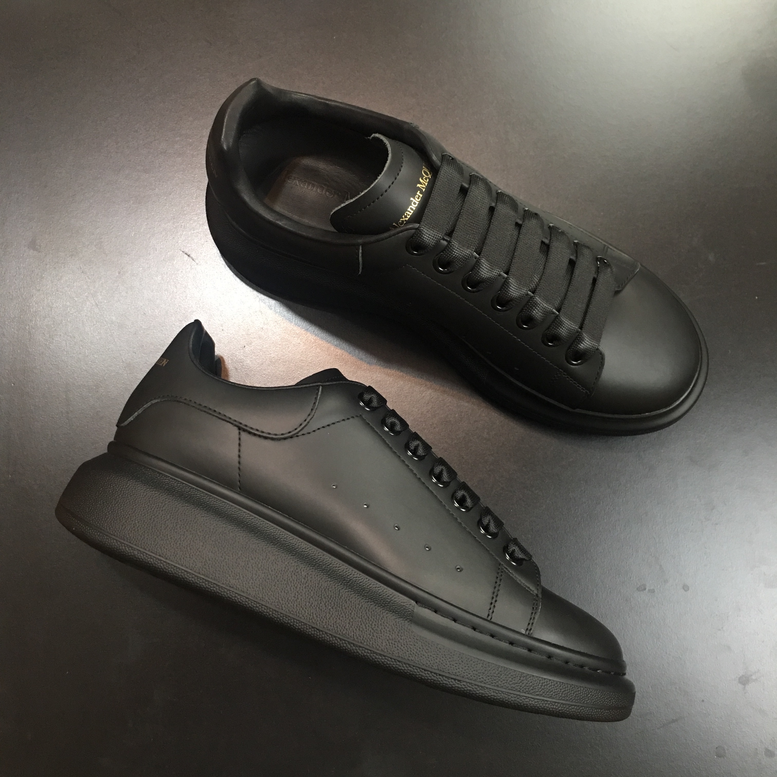 Alexander McQueen Sneaker Triple Black