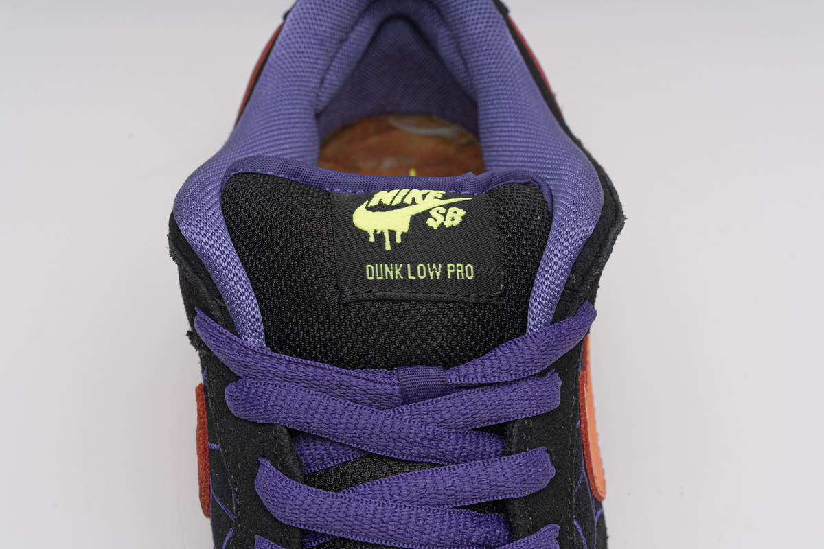 SB Dunk Low Night of Mischief 