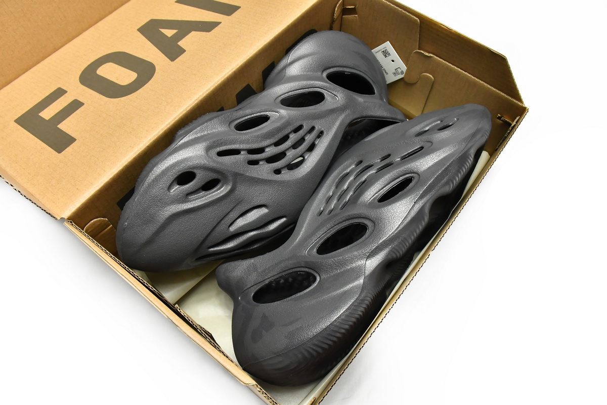 YZY Foam Runner Onyx