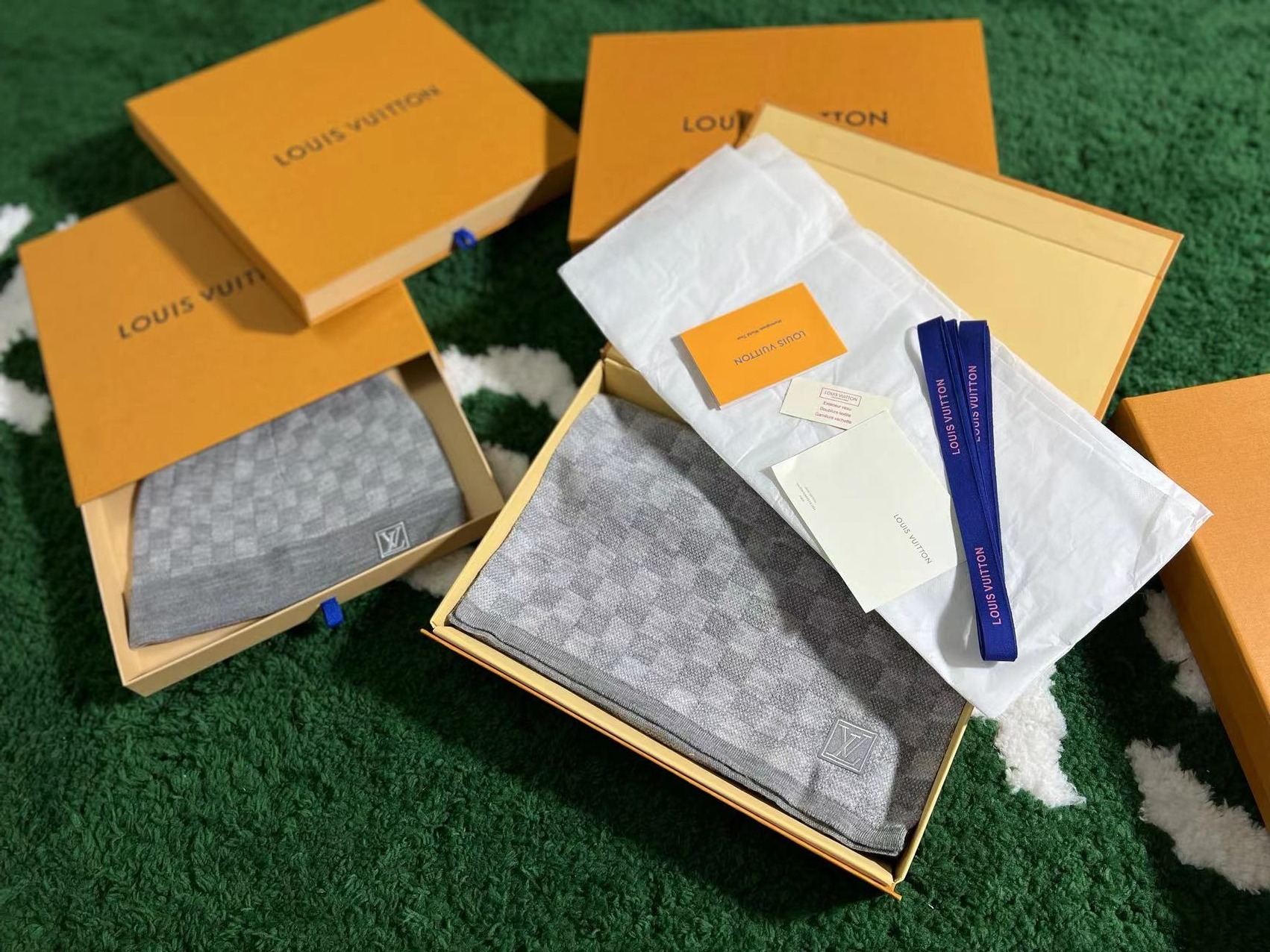 LV Winter Set Hat & Scarf 