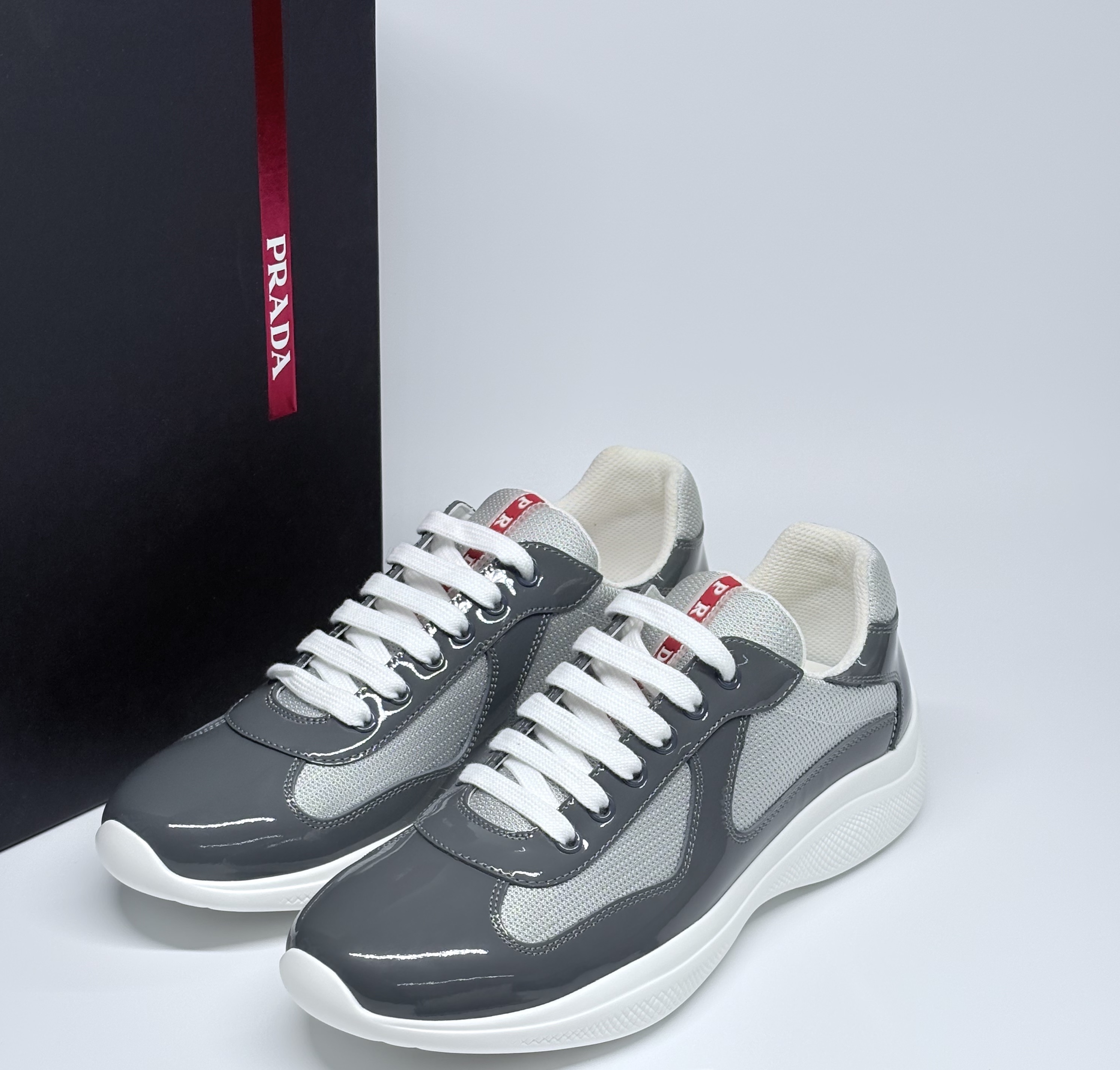 Prada America's Cup “Grey Silver”