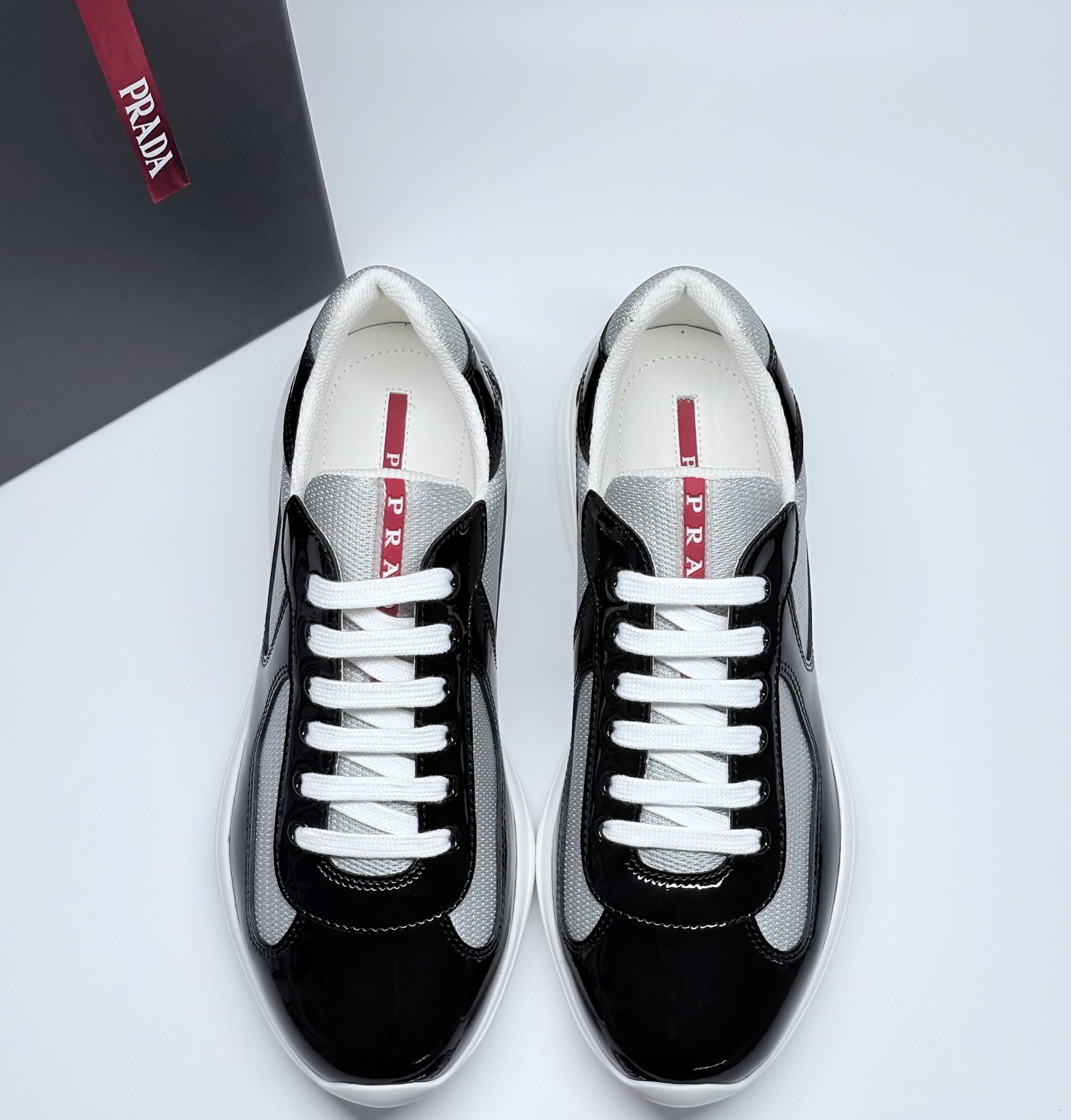 Prada America's Cup “Black Silver White”