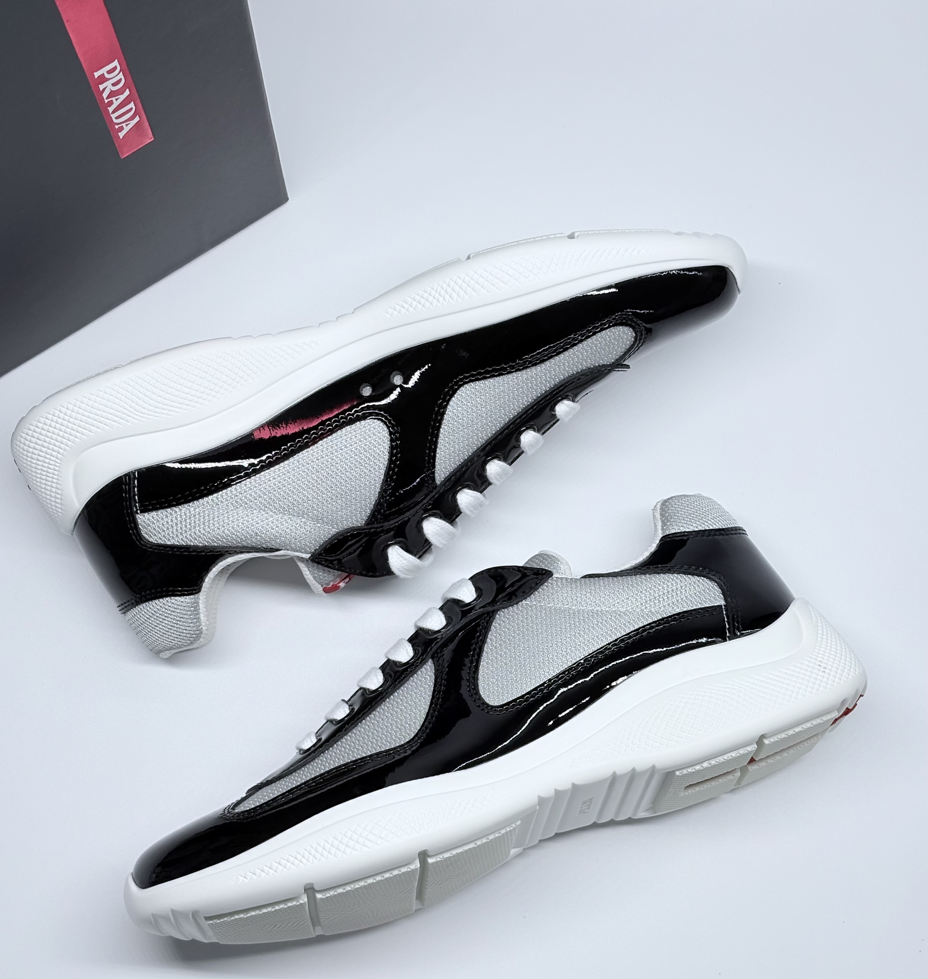 Prada America's Cup “Black Silver White”