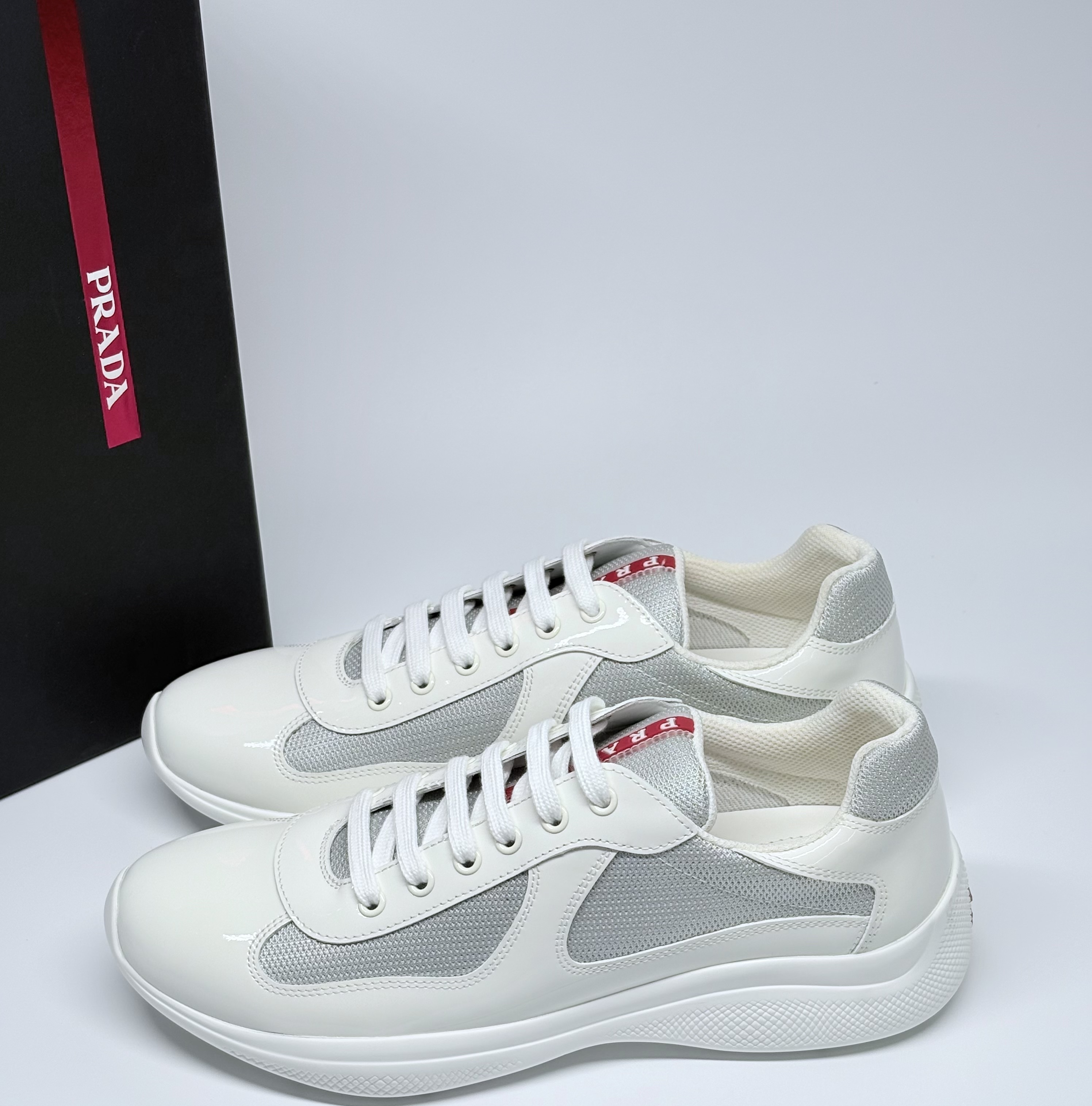 Prada America's Cup “White Silver”