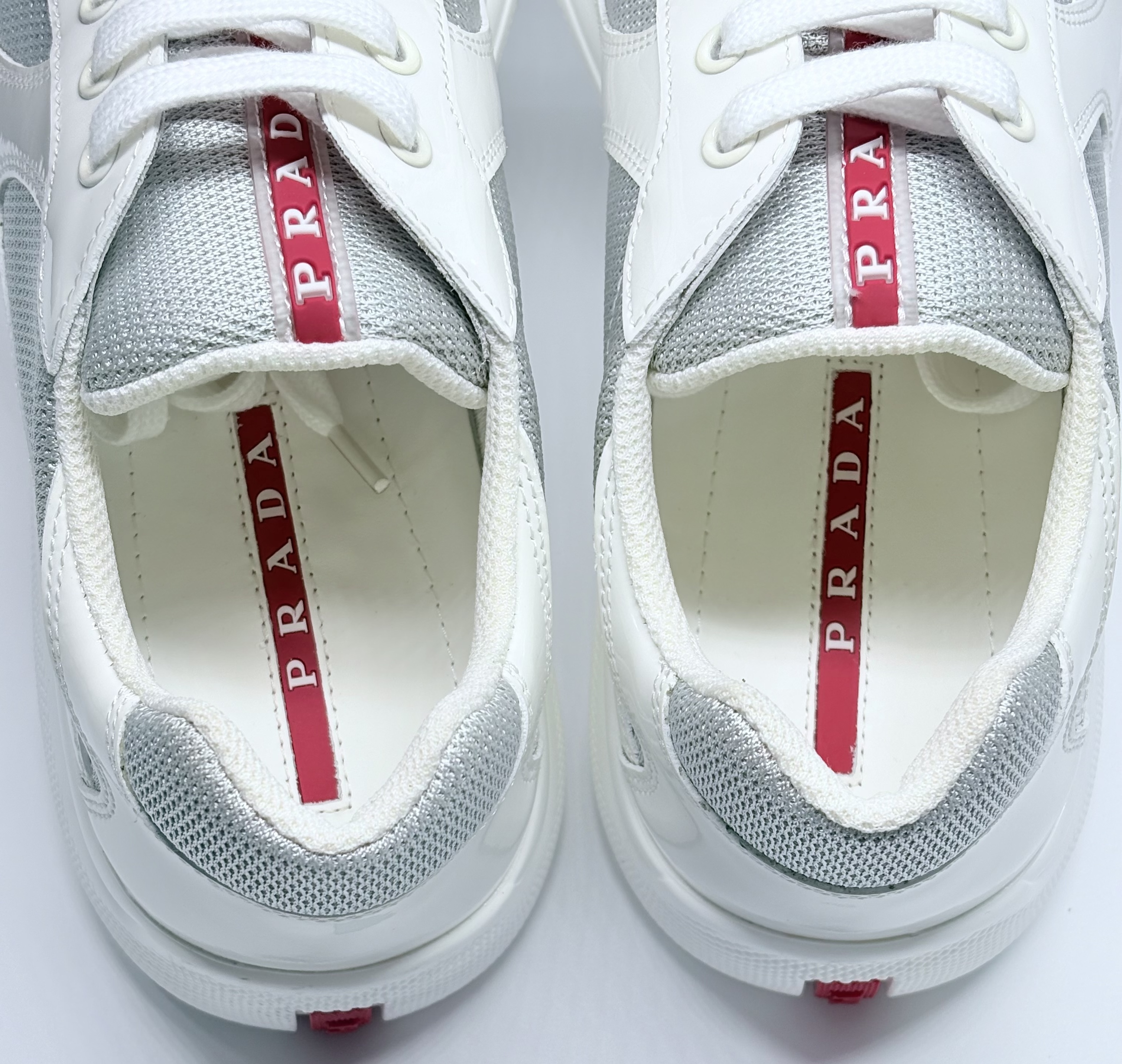 Prada America's Cup “White Silver”