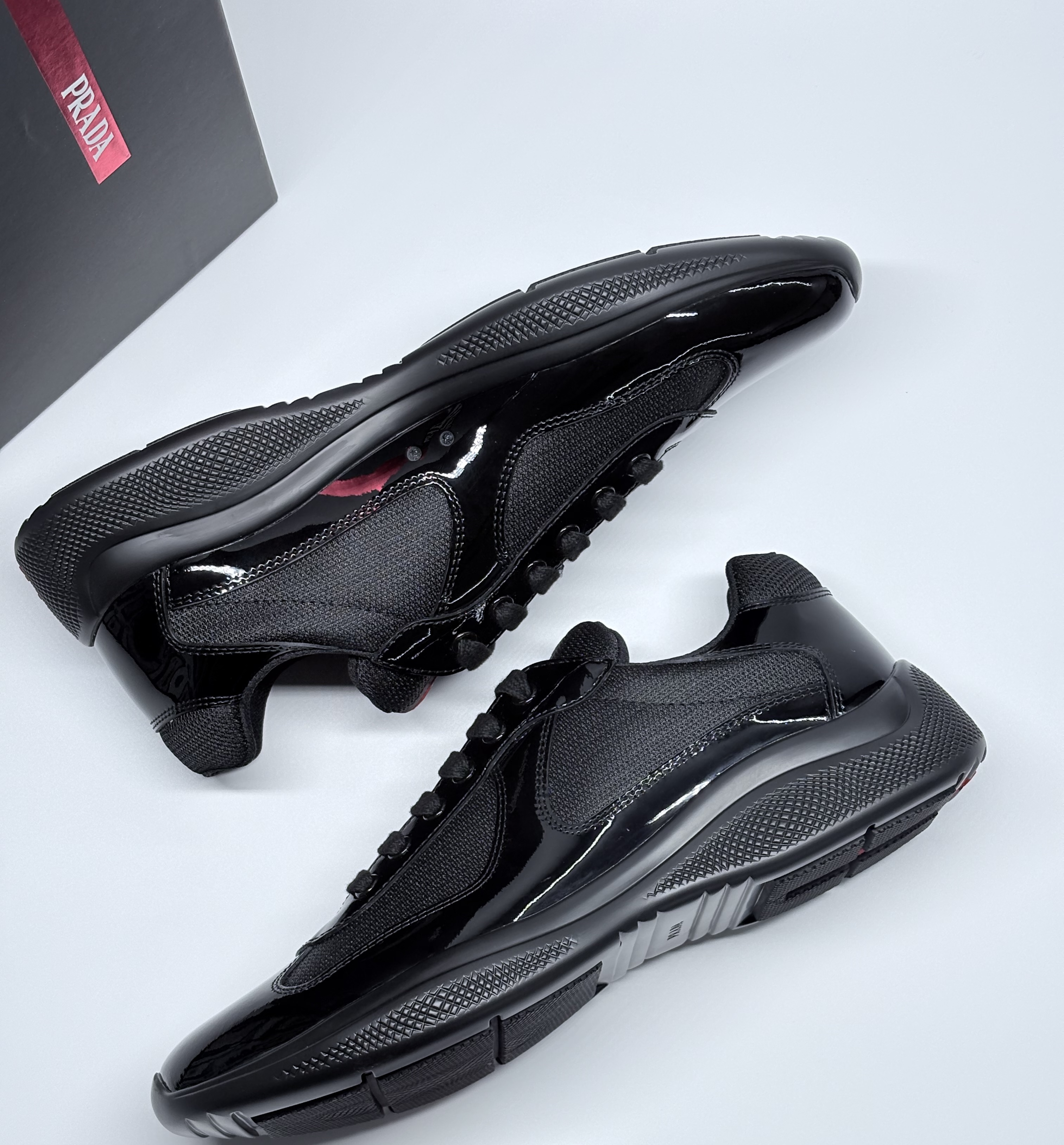 Prada America's Cup “Black”