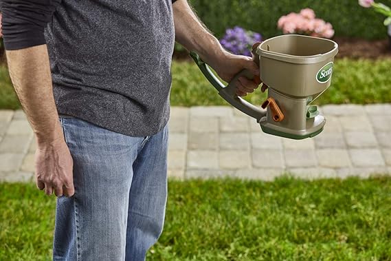 Scotts Whirl Hand-Powered Spreader 1,500 sq. ft.