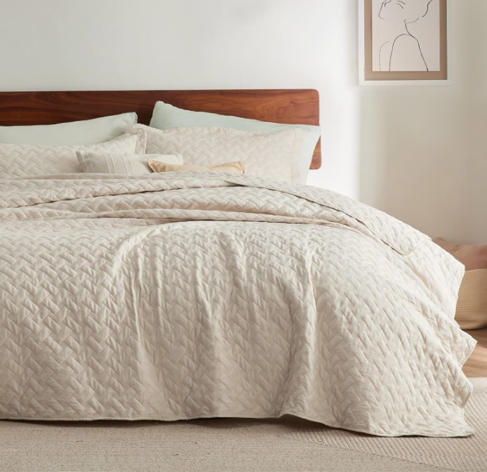 Queen Quilt Bedding Set - Lightweight Summer Quilt Full/Queen - Beige Bedspreads Queen Size - Bedding Coverlets for All Seasons (Includes 1 Quilt, 2 Pillow Shams)