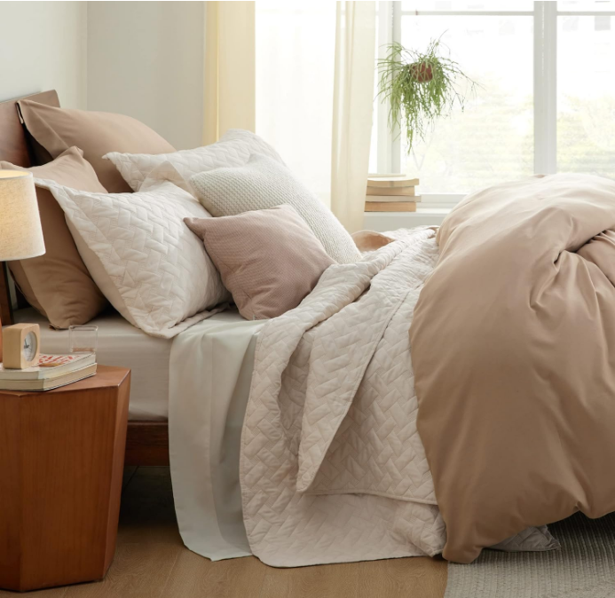 Queen Quilt Bedding Set - Lightweight Summer Quilt Full/Queen - Beige Bedspreads Queen Size - Bedding Coverlets for All Seasons (Includes 1 Quilt, 2 Pillow Shams)