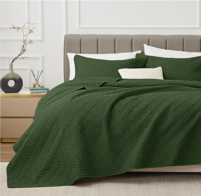 Quilt Set Full Queen Size Olive Green 3 Piece,Lightweight Soft Coverlet Modern Style Squares Pattern Bedspread Set(1 Quilt,2 Pillow Shams)