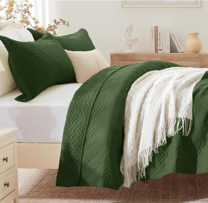 Quilt Set Full Queen Size Olive Green 3 Piece,Lightweight Soft Coverlet Modern Style Squares Pattern Bedspread Set(1 Quilt,2 Pillow Shams)