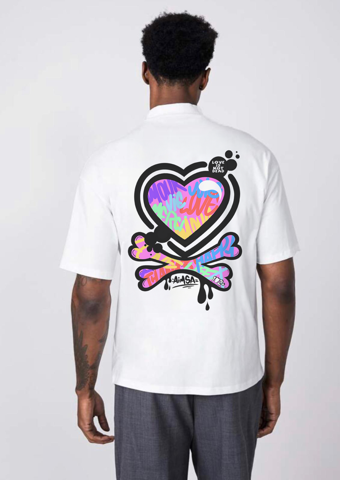 T-shirt - " Love is not Dead "