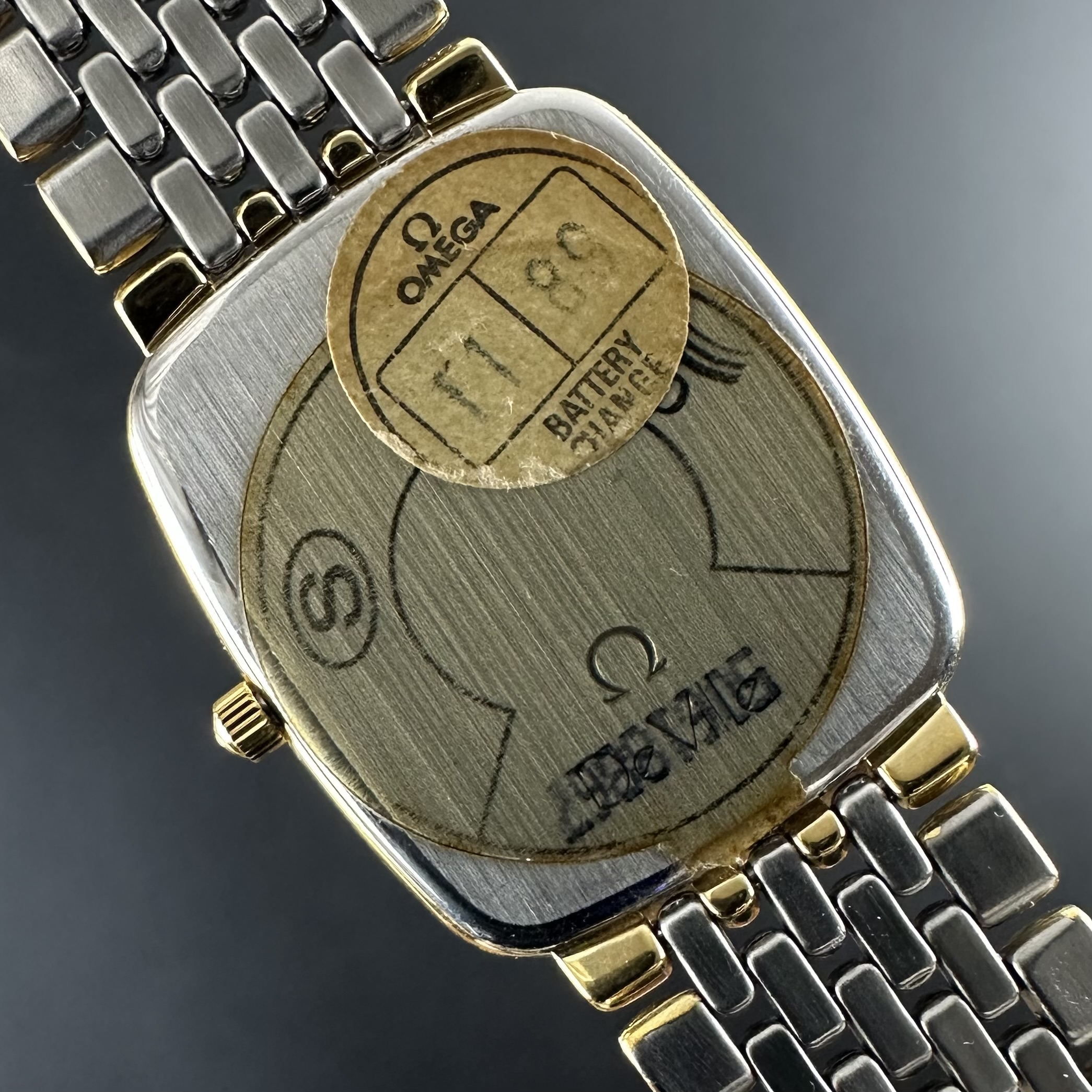 Vintage Omega Quartz Two-Tone Tonneau case Arabic Numerals 395.0876.2 - 26mm - 1986