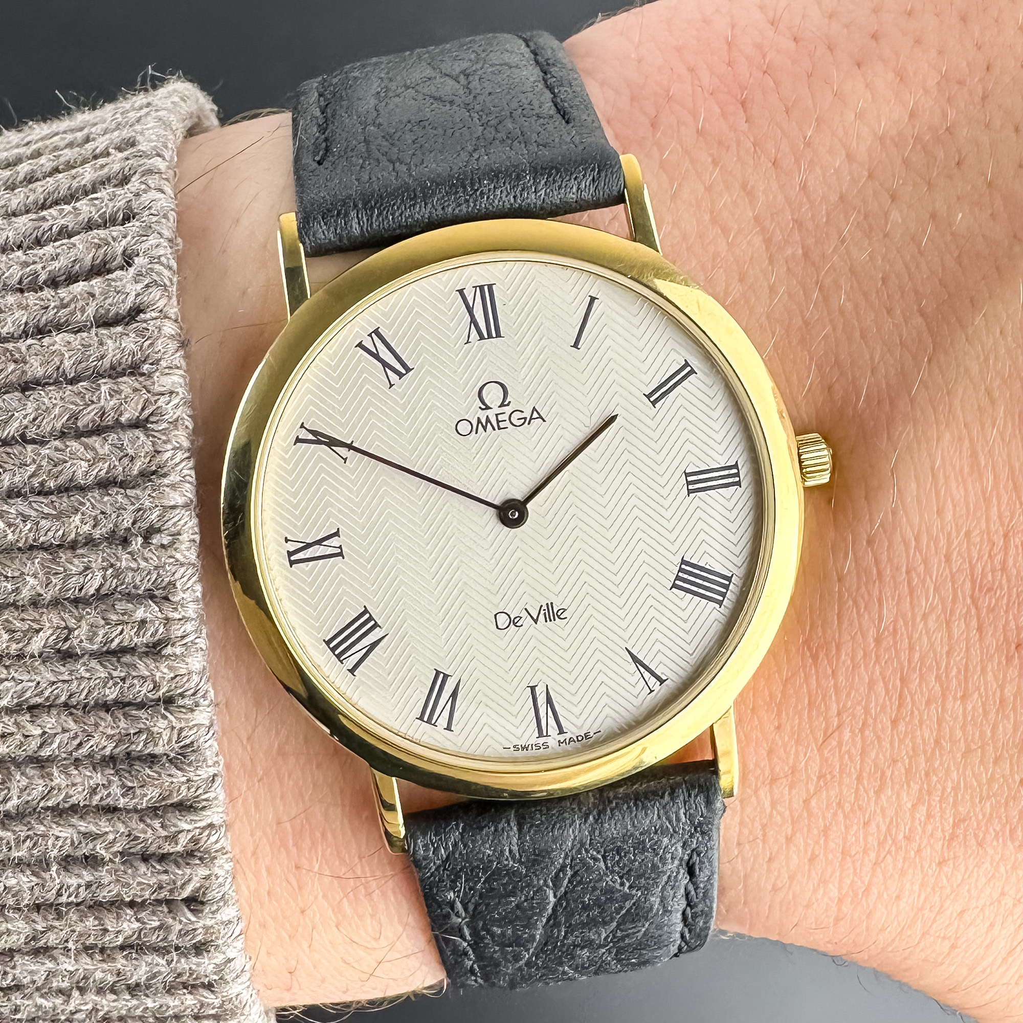 Vintage Omega De Ville Quartz Gold Plated Ultra Thin 195.0075 - 32,5mm - 1982