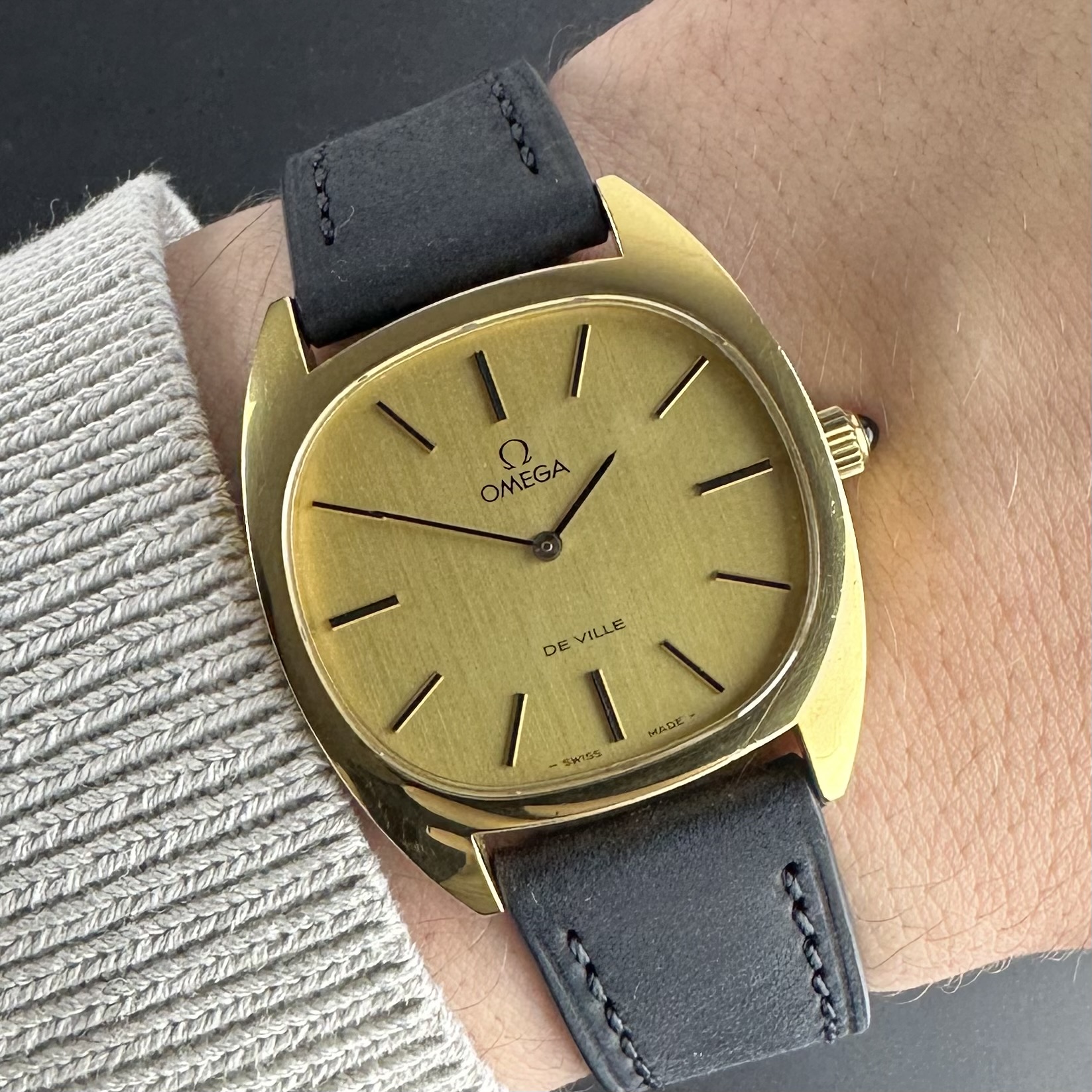 Vintage Omega De Ville Manual Wind Gold Plated 111.032 - 33mm - 1977