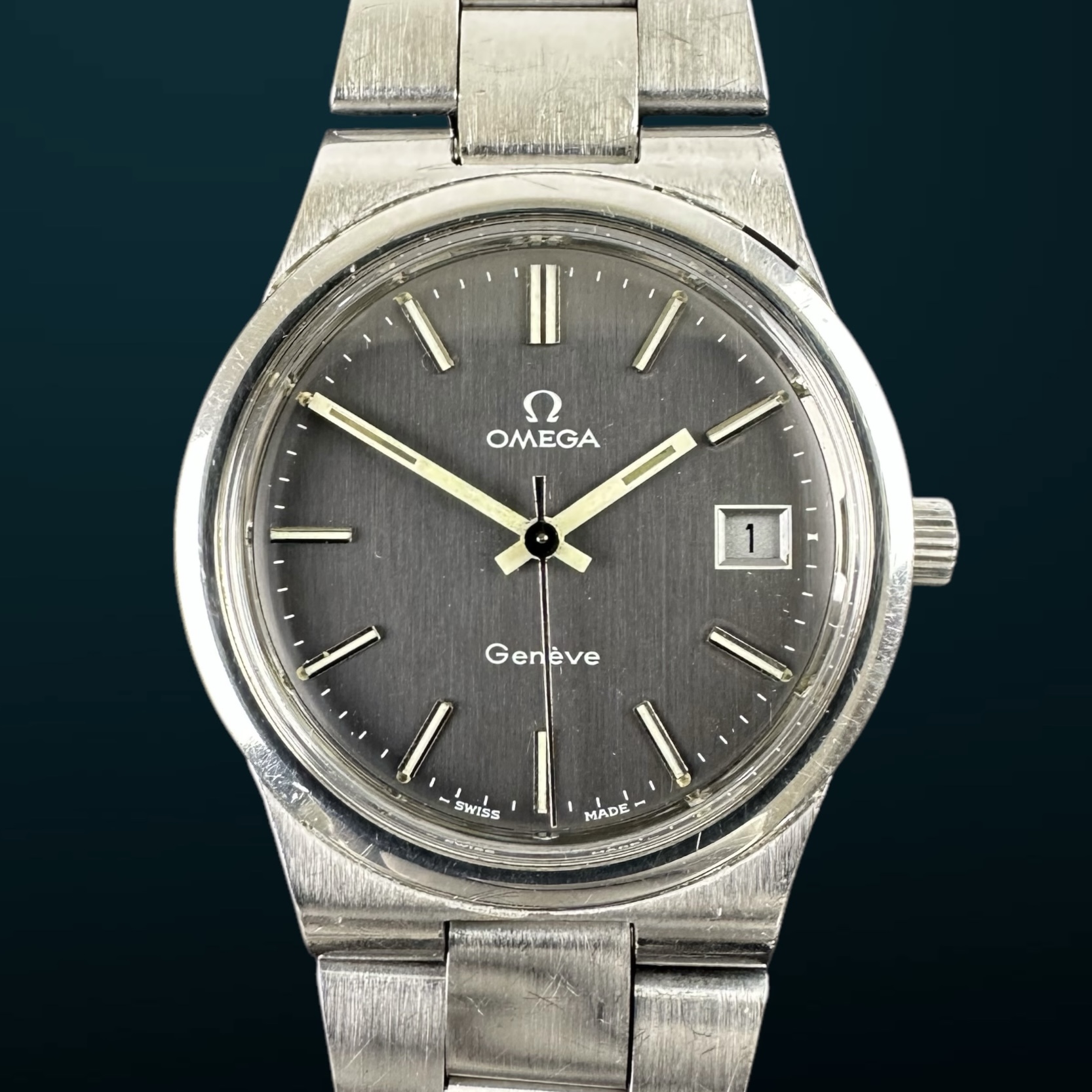 Vintage Omega Genève Gray Dial Automatic on Bracelet 136.0103 - 36mm - 1972