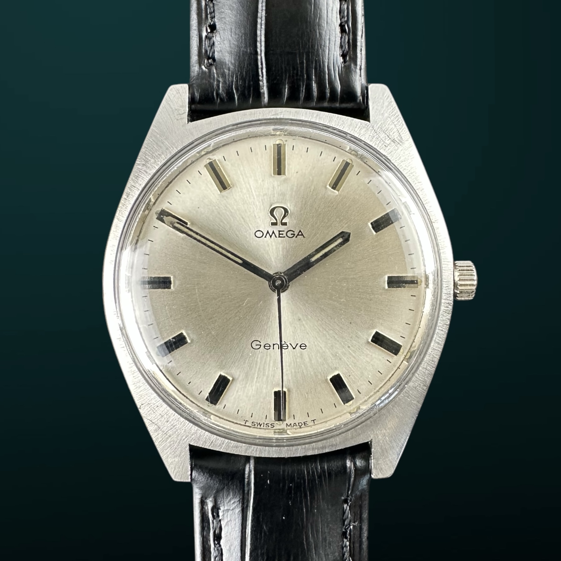 Vintage Omega Genève Manual Wind White Sunburst 136.041 - 35mm - 1969