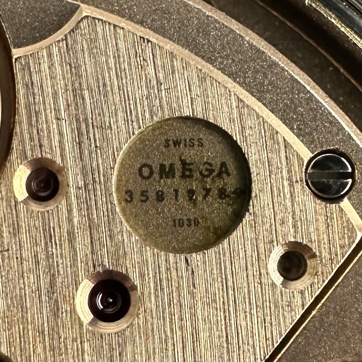 Vintage Omega Genève Manual Wind Grey Dial 136.0103 - 36mm - 1972 