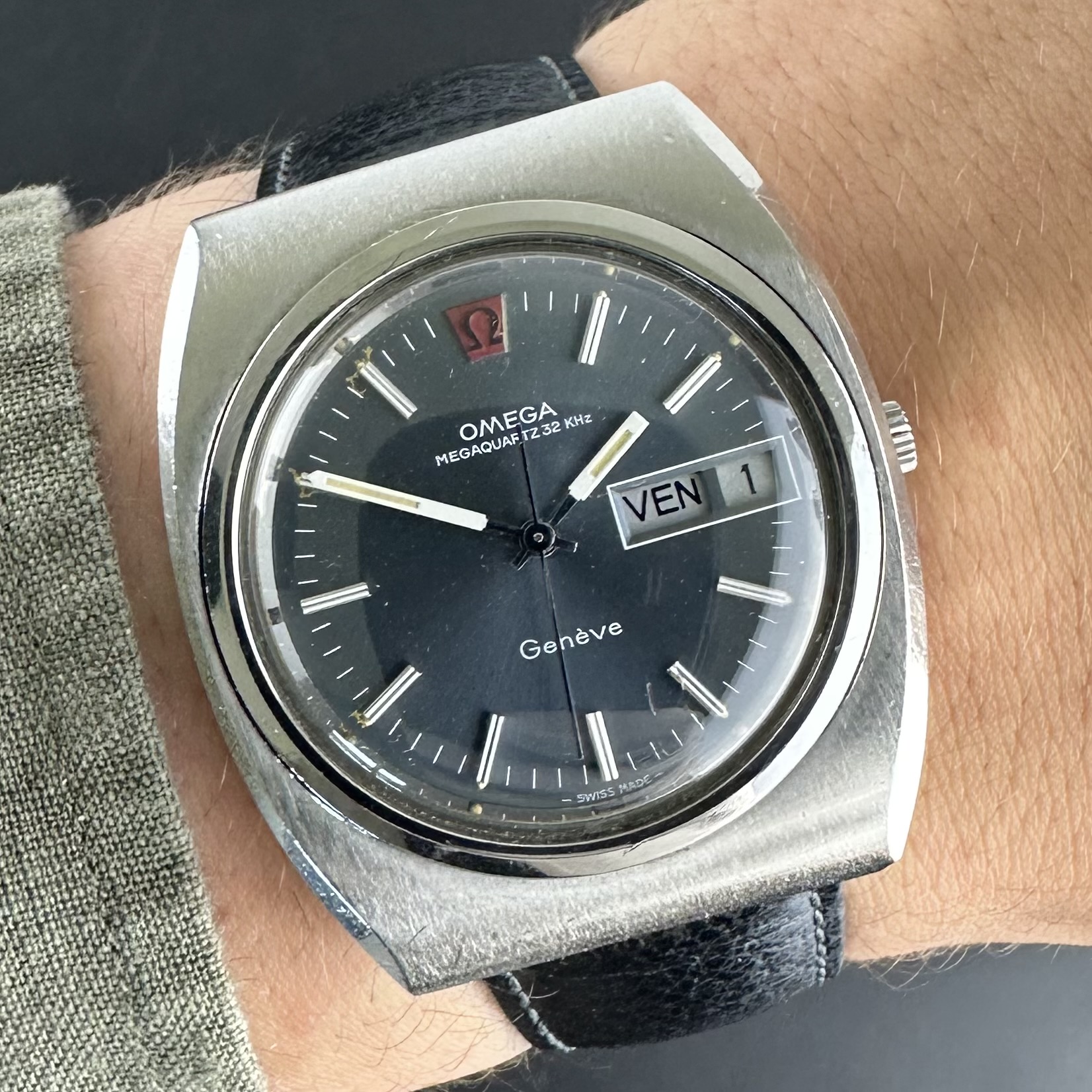 Vintage Omega Genève Megaquartz 32 KHz Blue dial DayDate 196.0030 - 39mm - 1973