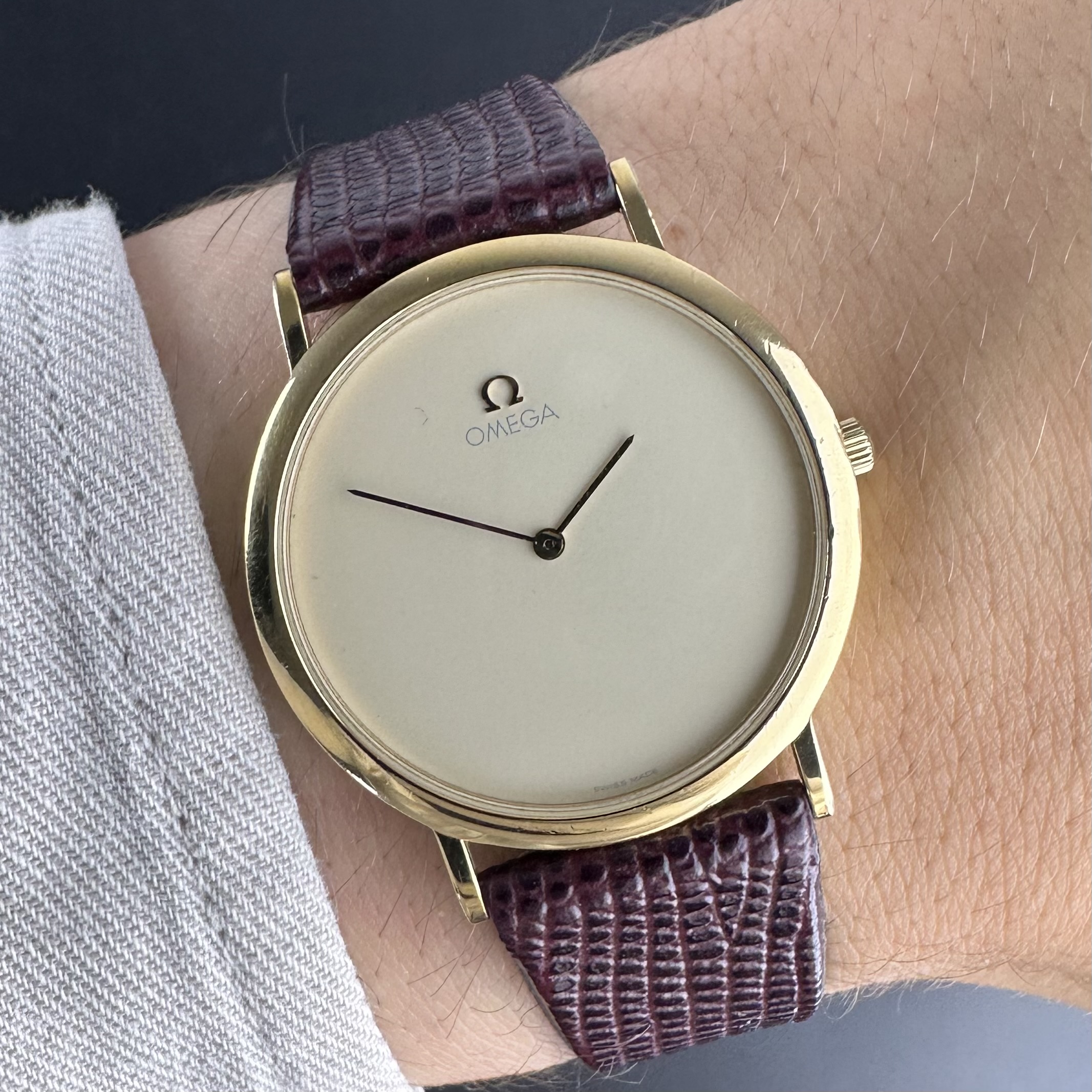 Vintage Omega De Ville Quartz Champagne dial Ultra thin 195.0075.2 - 32,5mm - 1984