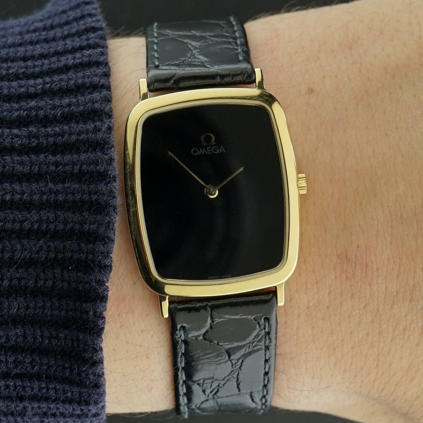 Vintage Omega De Ville Black Tonneau dial Full Set 195.0076.2 - 26mm - 1991 Box Papers