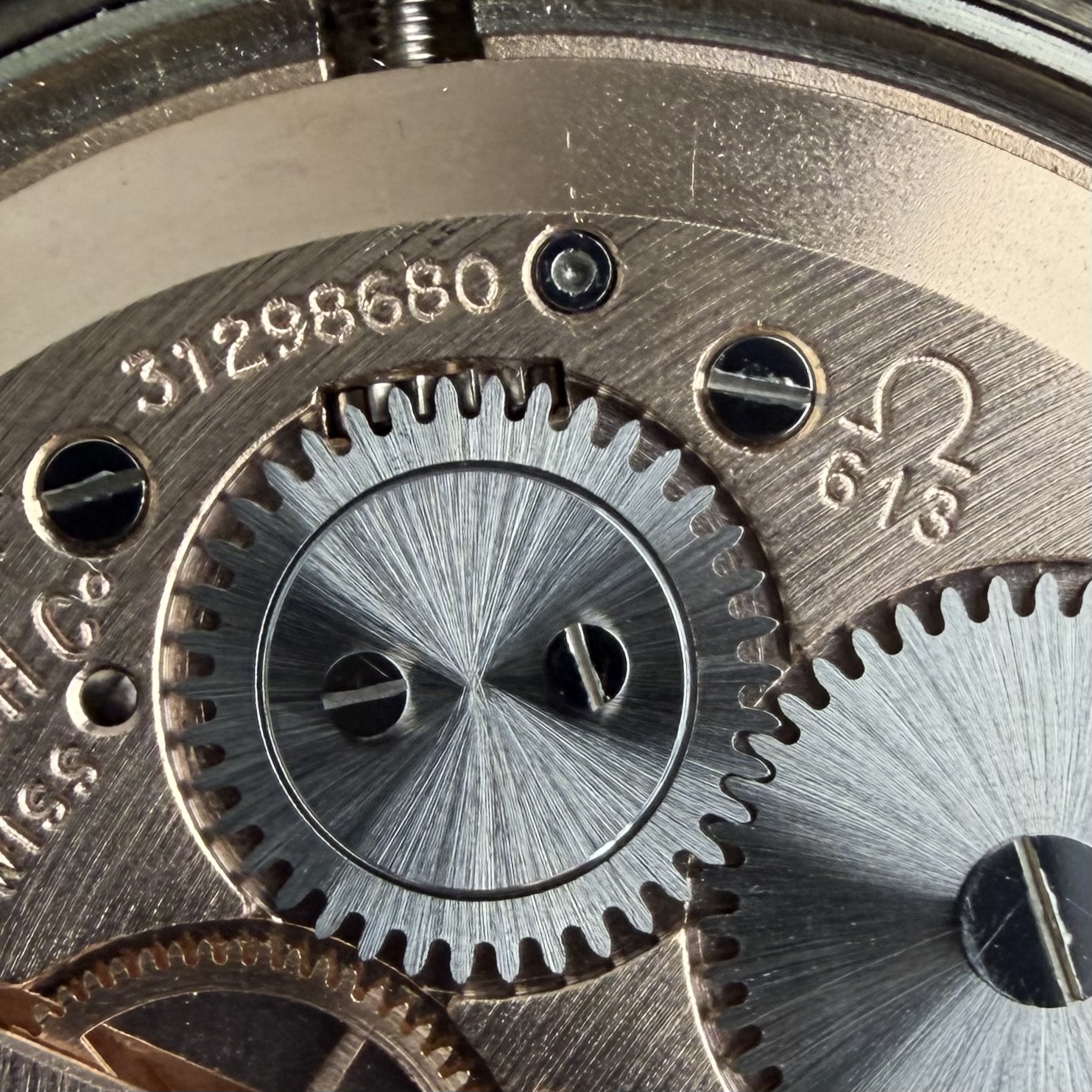 Vintage Omega Genève Manual Wind Date 136.041 - 35mm - 1970