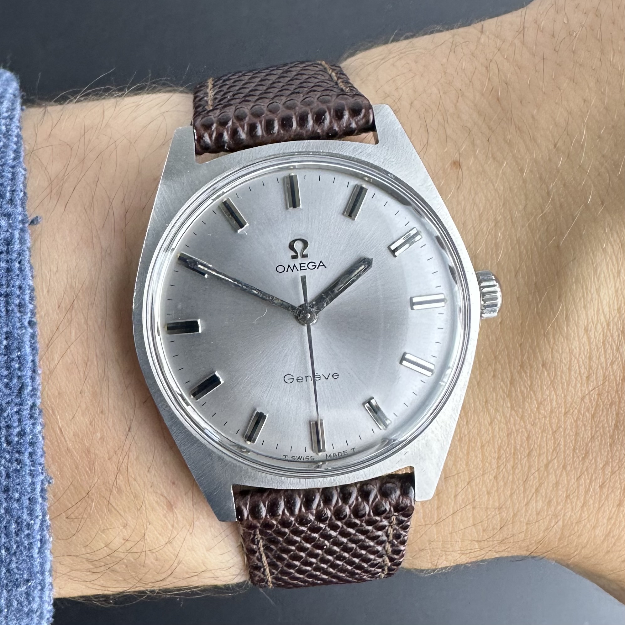Vintage Omega Genève Manual Wind Silver Sunburst dial 135.041 - 34,5mm - 1968