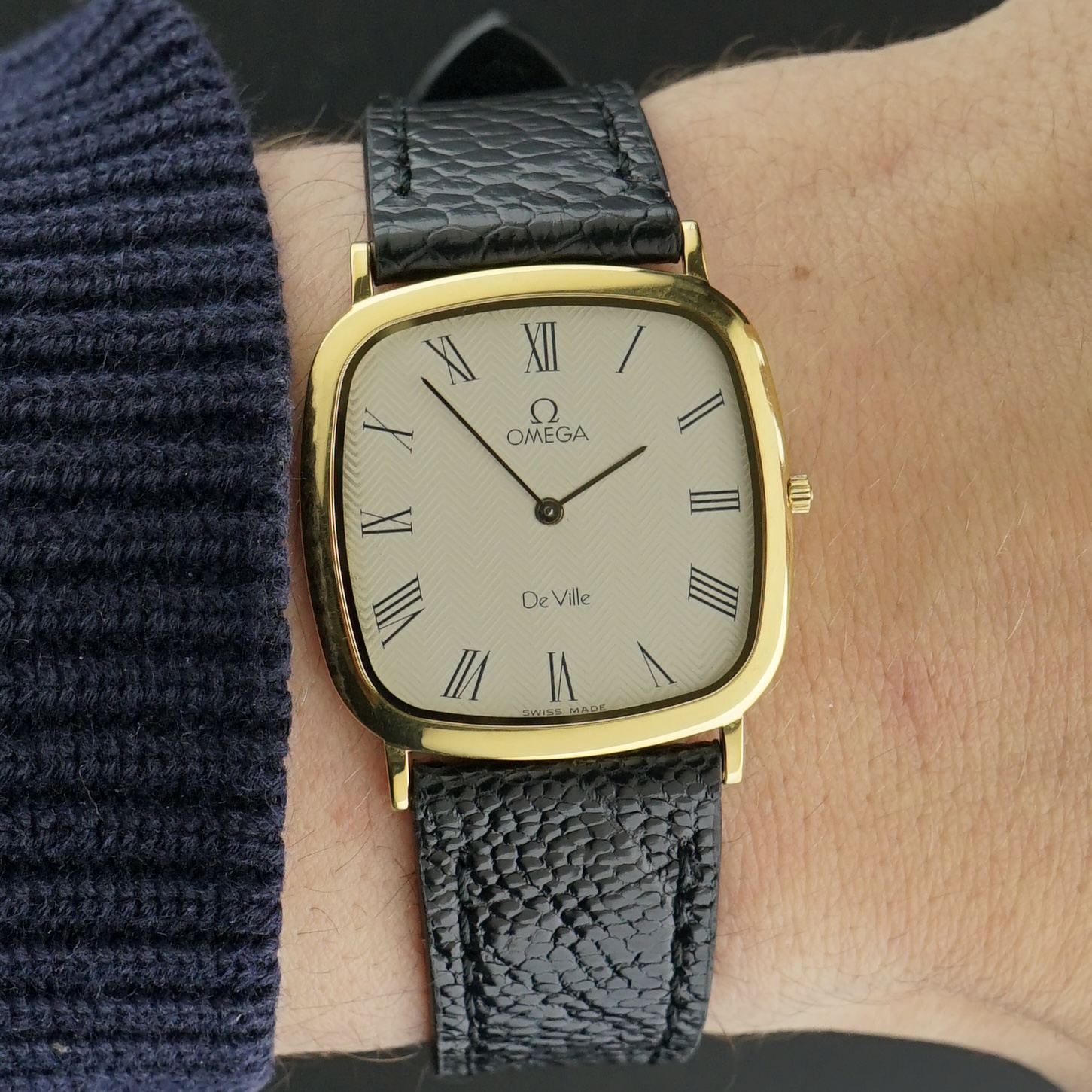 Vintage Omega De Ville Quartz Ultra Thin 195.0077 - 30mm - 1982